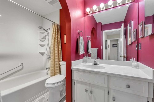 288 Deer Run Crescent Se, Calgary, AB - Indoor Photo Showing Bathroom