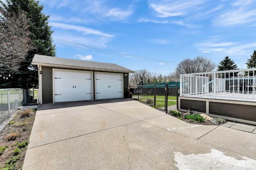 288 Deer Run Crescent Se, Calgary, AB - Outdoor