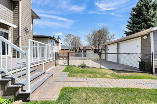288 Deer Run Crescent Se, Calgary, AB - Outdoor With Deck Patio Veranda With Exterior