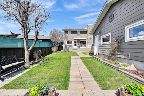 288 Deer Run Crescent Se, Calgary, AB - Outdoor