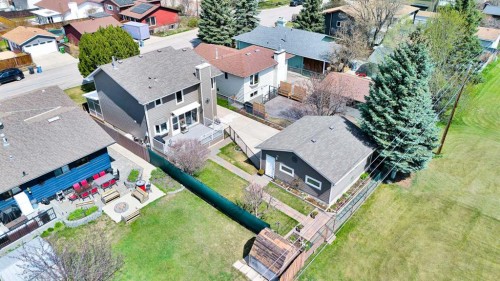 288 Deer Run Crescent Se, Calgary, AB - Outdoor