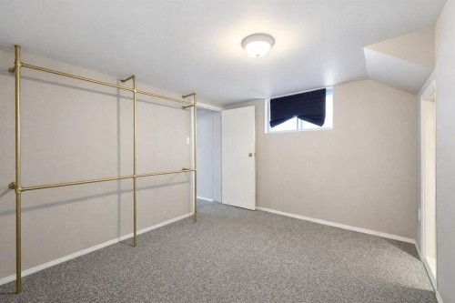 714 17 Avenue Nw, Calgary, AB - Indoor Photo Showing Other Room