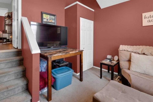 45-567 Edmonton Trail Ne, Airdrie, AB - Indoor Photo Showing Other Room