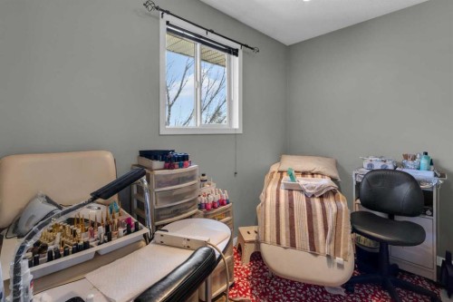 45-567 Edmonton Trail Ne, Airdrie, AB - Indoor