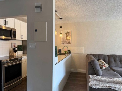 511-221 6 Avenue Se, Calgary, AB - Indoor Photo Showing Other Room