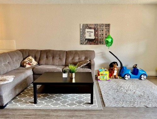 511-221 6 Avenue Se, Calgary, AB - Indoor Photo Showing Living Room
