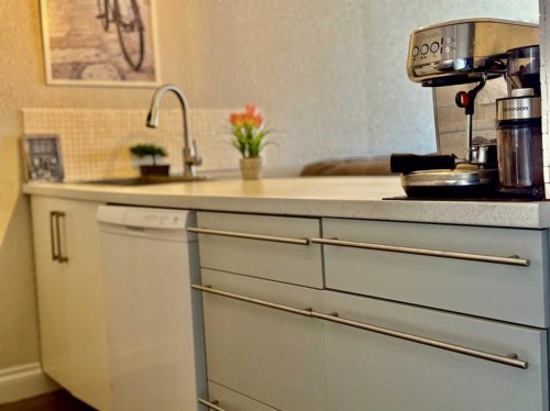 511-221 6 Avenue Se, Calgary, AB - Indoor Photo Showing Kitchen