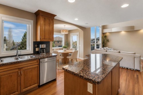 273 Everglade Circle Sw, Calgary, AB - Indoor Photo Showing Kitchen With Double Sink