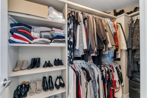 273 Everglade Circle Sw, Calgary, AB - Indoor With Storage
