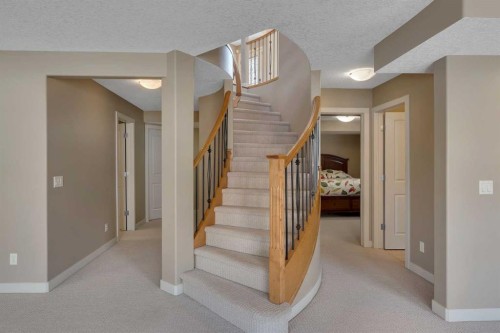 273 Everglade Circle Sw, Calgary, AB - Indoor Photo Showing Other Room