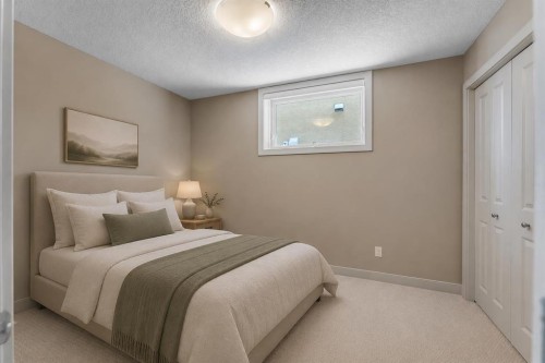 273 Everglade Circle Sw, Calgary, AB - Indoor Photo Showing Bedroom