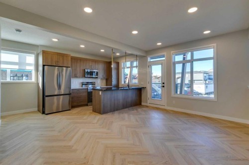 123 148 Avenue Nw, Calgary, AB - Indoor Photo Showing Kitchen