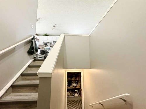 101 Channelside Cove Sw, Airdrie, AB - Indoor Photo Showing Other Room