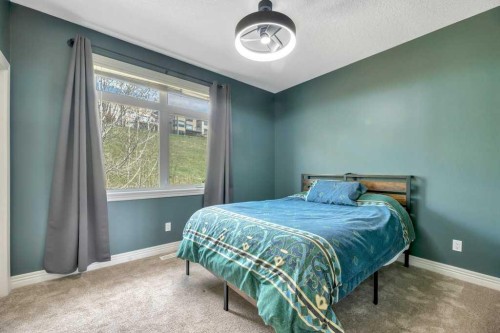 8-172 Rockyledge View Nw, Calgary, AB - Indoor Photo Showing Bedroom