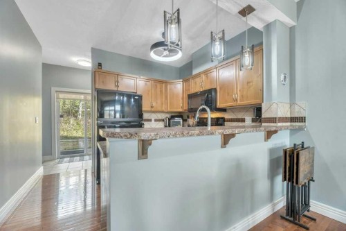 8-172 Rockyledge View Nw, Calgary, AB - Indoor Photo Showing Kitchen