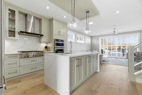 2024 36 Avenue, Calgary, AB - Indoor Photo Showing Kitchen With Upgraded Kitchen