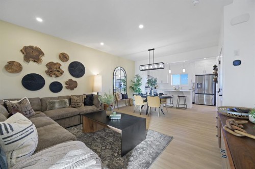 1742 Keystone Creek Avenue, Calgary, AB - Indoor Photo Showing Living Room