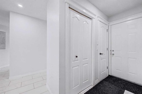 644 Luxstone Landing Sw, Airdrie, AB - Indoor Photo Showing Other Room