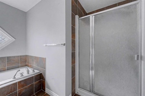 644 Luxstone Landing Sw, Airdrie, AB - Indoor Photo Showing Bathroom