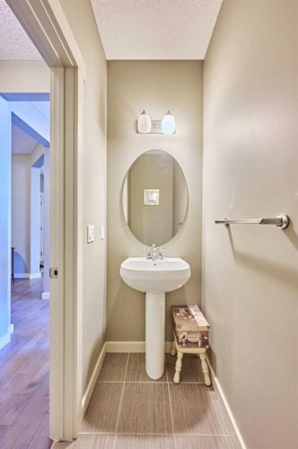 109 Sherwood Road Nw, Calgary, AB - Indoor Photo Showing Bathroom