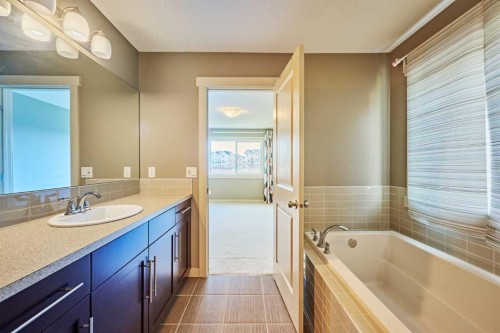 109 Sherwood Road Nw, Calgary, AB - Indoor Photo Showing Bathroom
