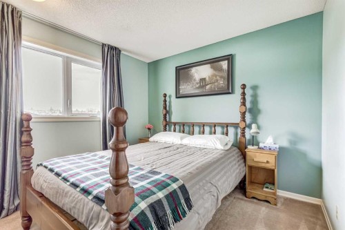 79 Macewan Meadow Way Nw, Calgary, AB - Indoor Photo Showing Bedroom