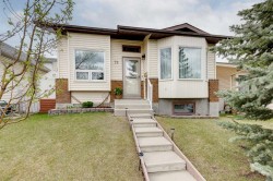 79 Macewan Meadow Way NW Calgary, AB T3K 3J3