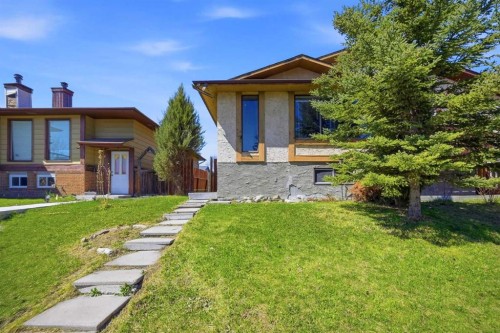62 Templeson Crescent Ne, Calgary, AB - Outdoor