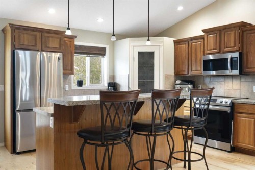 57 Thornfield Close Se, Airdrie, AB - Indoor Photo Showing Kitchen