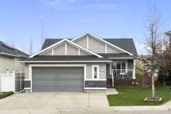 57 Thornfield Close SEAirdrie, AB T4A 2K7
