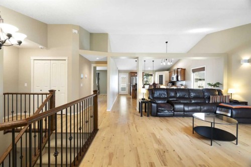 57 Thornfield Close Se, Airdrie, AB - Indoor Photo Showing Living Room