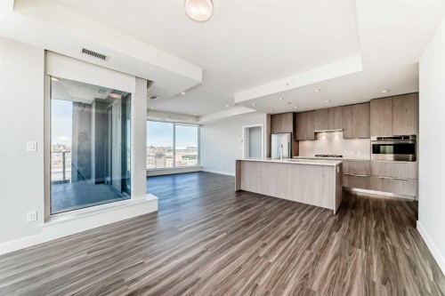 802-530 3 Street Se, Calgary, AB - Indoor Photo Showing Kitchen