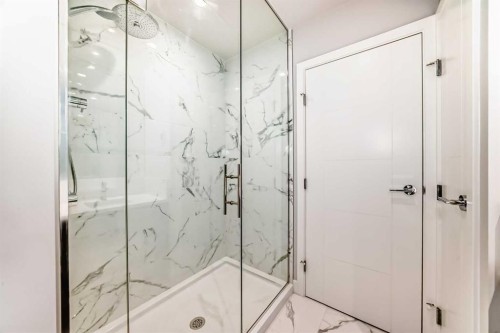 802-530 3 Street Se, Calgary, AB - Indoor Photo Showing Bathroom