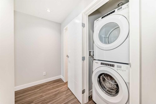 802-530 3 Street Se, Calgary, AB - Indoor Photo Showing Laundry Room