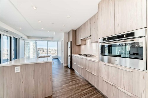 802-530 3 Street Se, Calgary, AB - Indoor Photo Showing Kitchen With Upgraded Kitchen