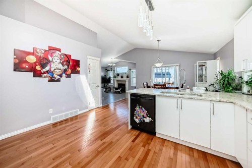 44 Canoe Square Sw, Airdrie, AB - Indoor Photo Showing Kitchen