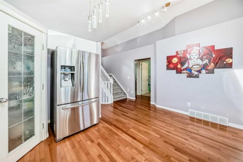 44 Canoe Square Sw, Airdrie, AB - Indoor