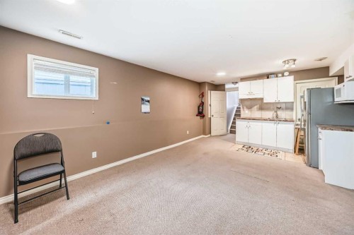 44 Canoe Square Sw, Airdrie, AB - Indoor