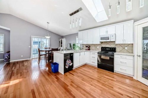 44 Canoe Square Sw, Airdrie, AB - Indoor Photo Showing Kitchen