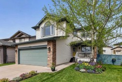 133 Cove Court Chestermere, AB T1X 1J4