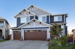 329 Kinniburgh Cove Chestermere, AB T1X 0Y7