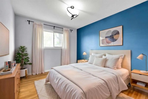 639 Kingsmere Crescent Sw, Calgary, AB - Indoor Photo Showing Bedroom