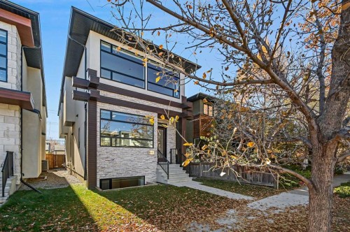 2115 Bowness Road Nw, Calgary, AB - Outdoor