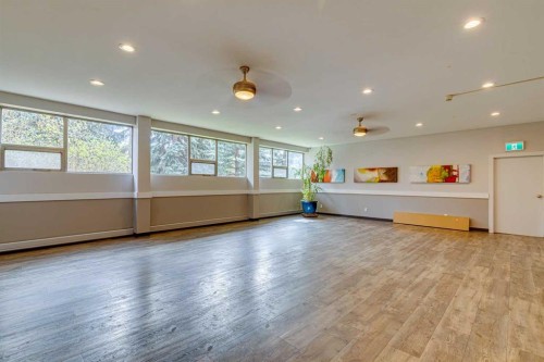 357-1620 8 Avenue Nw, Calgary, AB - Indoor