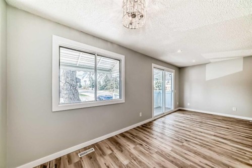 F-903 44 Street Se, Calgary, AB - Indoor Photo Showing Other Room