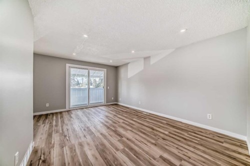 F-903 44 Street Se, Calgary, AB - Indoor Photo Showing Other Room
