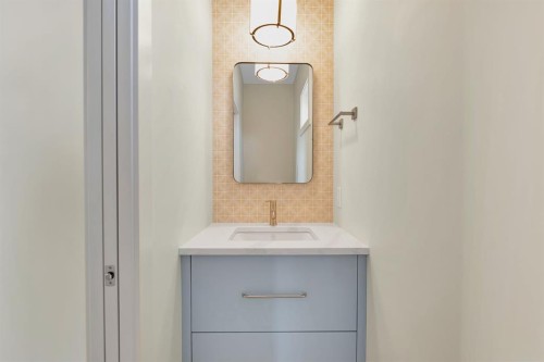 96 Fireside Common, Cochrane, AB - Indoor Photo Showing Bathroom