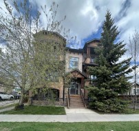 102-110 12 Avenue NE Calgary, AB T2E 0Z9