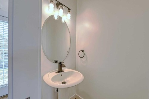 179 Rainbow Falls Drive, Chestermere, AB - Indoor Photo Showing Bathroom