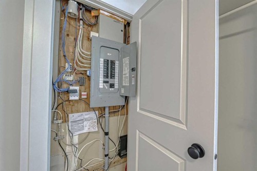 179 Rainbow Falls Drive, Chestermere, AB - Indoor Photo Showing Other Room